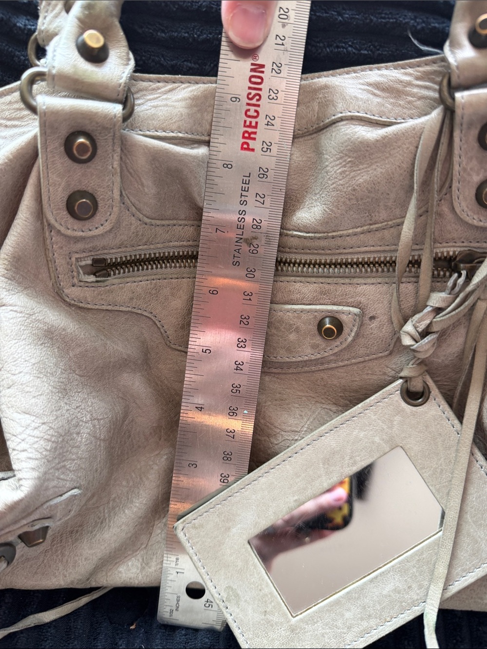 Vintage Greige Balenciaga Leather City Handbag - Picture 12 of 16
